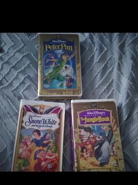 Walt Disney And Other Classics VHS Tapes Collection Movies Lot of 3